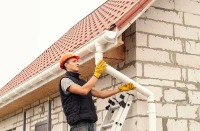 Pose et remplacement de gouttières à Cramont